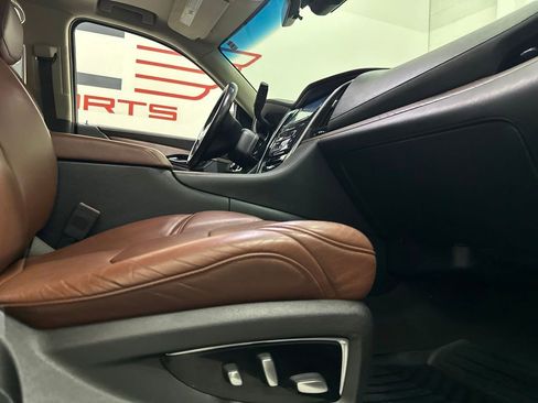 Used 2018 Cadillac Escalade ESV Premium Luxury RWD image 64