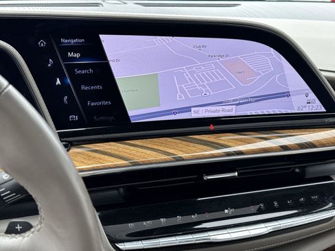 Used 2023 Cadillac Escalade ESV Sport Platinum image 24