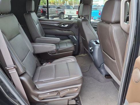 Used 2024 GMC Yukon Denali AWD/4WD image 17