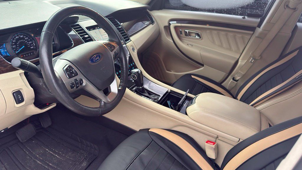 Used 2019 Ford Taurus Limited FWD image 9
