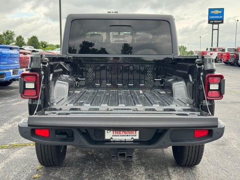 Used 2021 Jeep Gladiator Overland w/ Popular Equipment Package AWD/4WD image 5