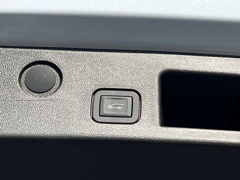 New 2026 GMC Terrain Denali w/ LPO, Floor Liner Package image 19