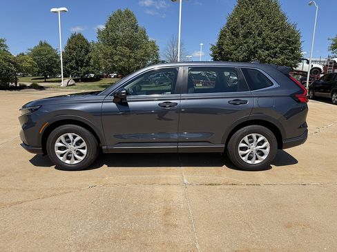Used 2024 Honda CR-V LX image 3