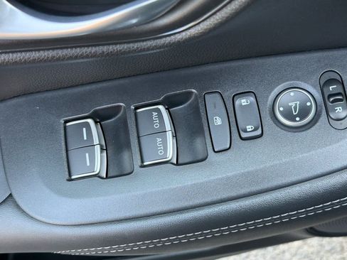 Used 2026 Honda HR-V EX-L image 15