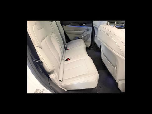Used 2022 Jeep Grand Cherokee Overland AWD/4WD image 19