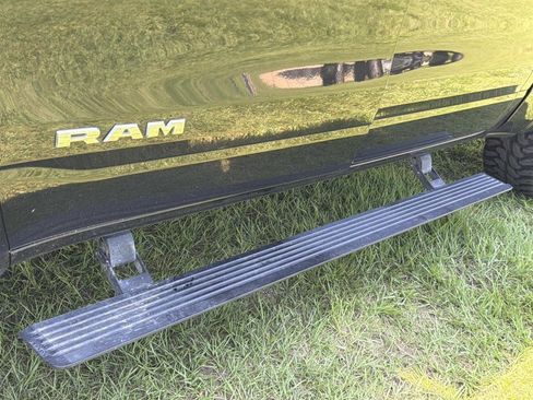 Used 2019 RAM 1500 Laramie AWD/4WD image 27