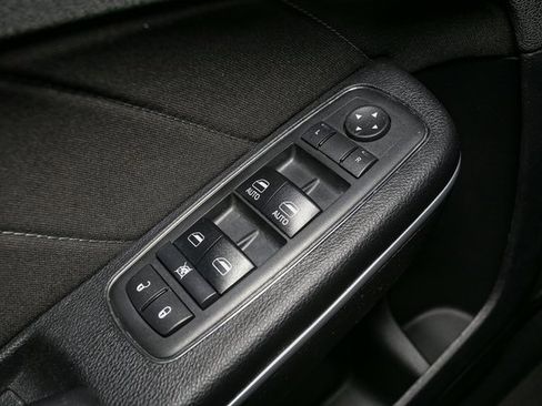 Used 2017 Dodge Charger SXT image 34