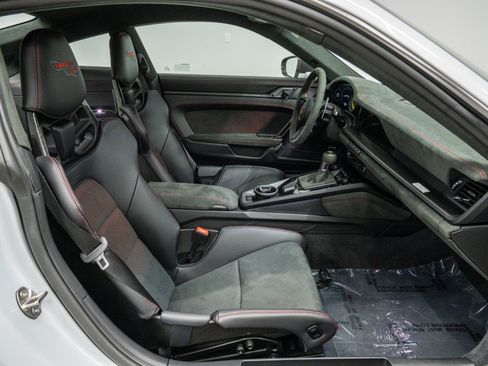 Used 2025 Porsche 911 GT3 RS RWD image 43