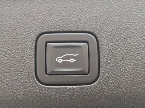 Used 2023 GMC Yukon Denali Ultimate image 39