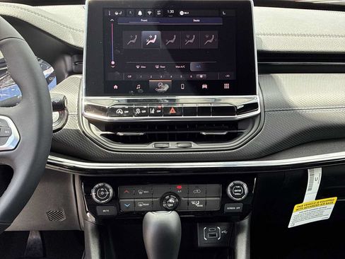 New 2026 Jeep Compass Latitude AWD/4WD image 16