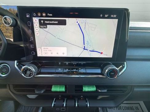 Used 2025 Chevrolet Colorado W/T image 12