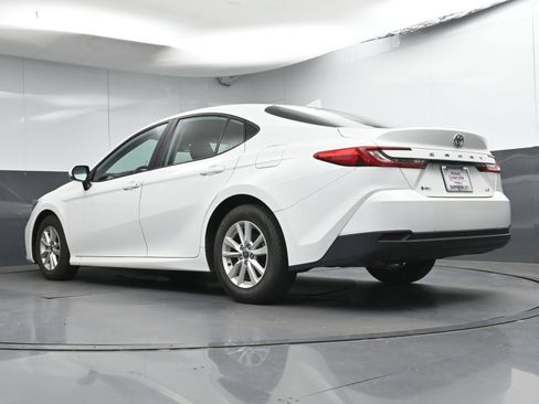 Used 2025 Toyota Camry LE FWD image 26