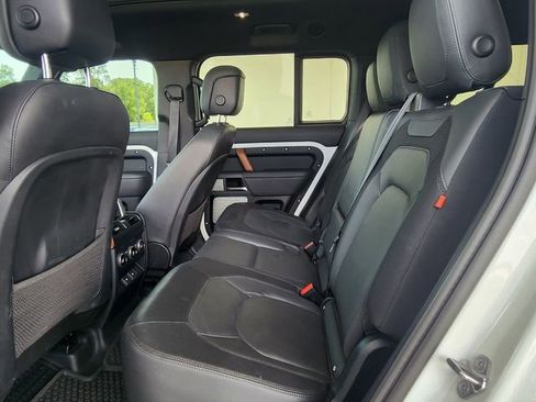 Used 2023 Land Rover Defender 130 X-Dynamic SE AWD/4WD image 19