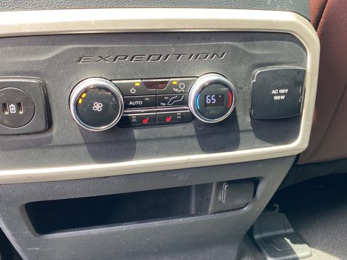 Used 2024 Ford Expedition Max Limited AWD/4WD image 31