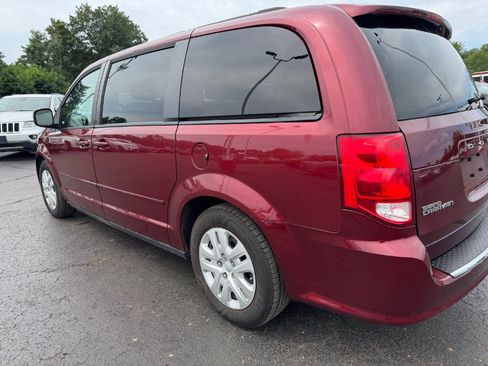 Used 2017 Dodge Grand Caravan SXT w/ Quick Order Package 29G SXT FWD image 10