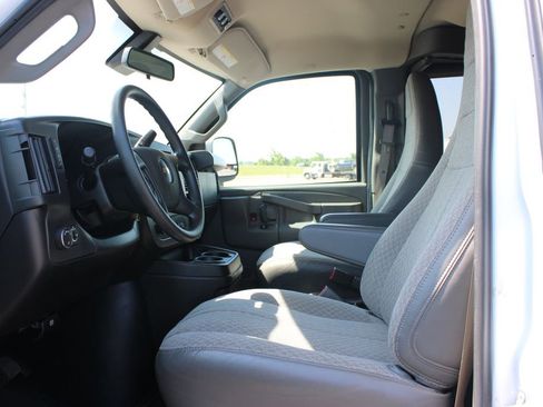 Used 2024 Chevrolet Express 3500 LT w/ LT Preferred Equipment Group RWD image 18