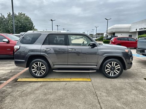 Used 2018 Toyota 4Runner Limited AWD/4WD image 10