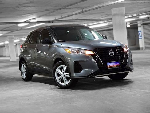 Used 2025 Nissan Kicks Play S image 4