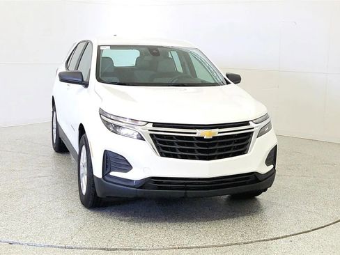 Used 2024 Chevrolet Equinox LS FWD image 2