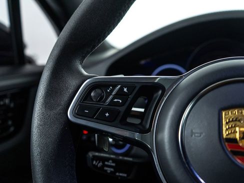 Used 2021 Porsche Cayenne GTS image 19