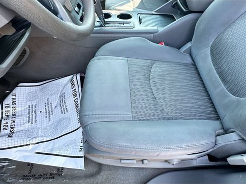 Used 2017 Chevrolet Traverse LS FWD image 23