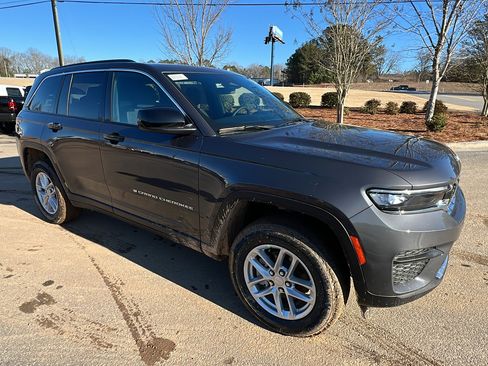 New 2025 Jeep Grand Cherokee Laredo X w/ Luxury Tech Group I image 5