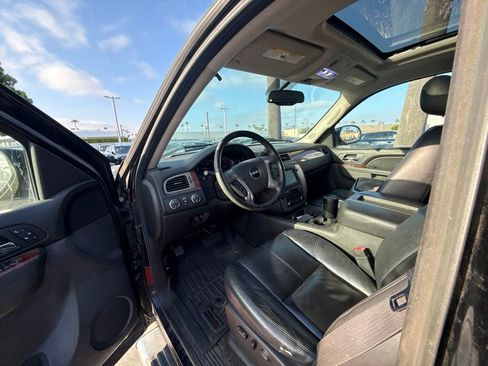 Used 2011 GMC Sierra 1500 SLT w/ SLT Convenience Package AWD/4WD image 35