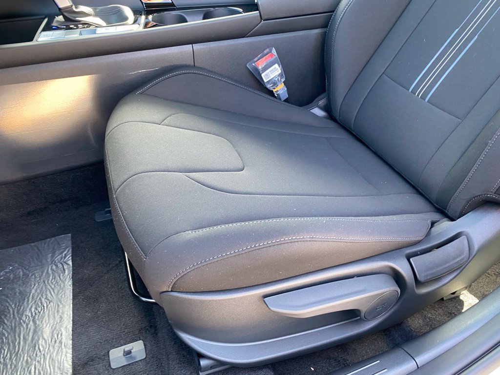 New 2026 Hyundai Elantra Hybrid FWD image 21