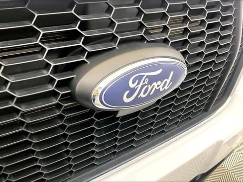 Certified 2024 Ford Transit 350 XLT RWD image 23