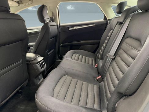 Used 2014 Ford Fusion SE FWD image 19