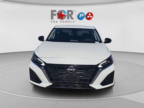 Used 2025 Nissan Altima 2.5 SV FWD image 8