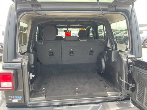 Used 2023 Jeep Wrangler Unlimited AWD/4WD image 17