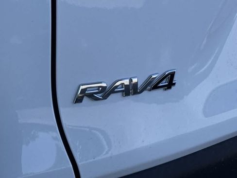 Used 2025 Toyota RAV4 XLE w/ Convenience Package AWD/4WD image 9