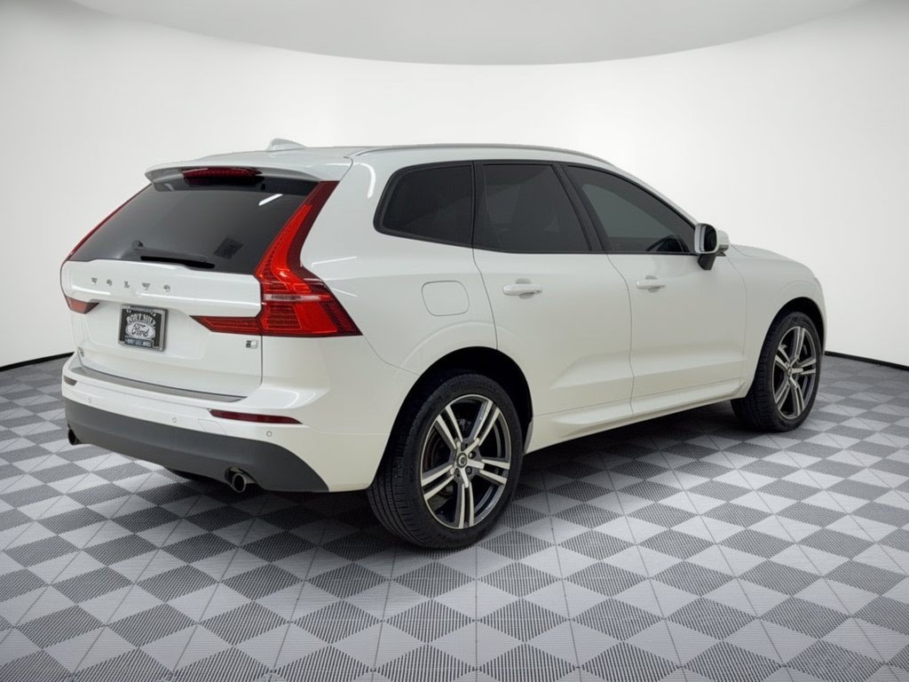 Used 2021 Volvo XC60 T5 Momentum w/ Premium Package AWD/4WD image 9