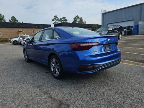 Used 2024 Volkswagen Jetta SE image 18