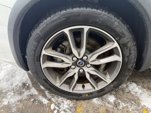 Used 2016 Volvo V60 T5 Cross Country Platinum w/ Climate Package image 9