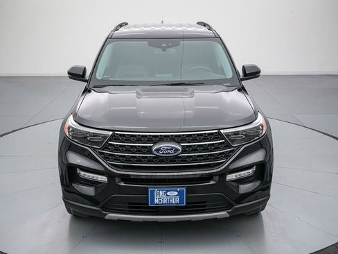 Certified 2022 Ford Explorer XLT w/ Equipment Group 202A image 9