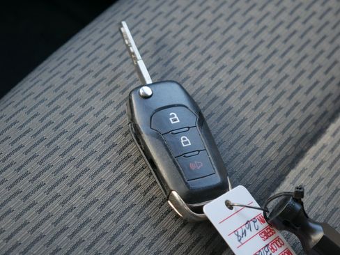 Used 2017 Ford F150 XLT w/ XTR Package image 32