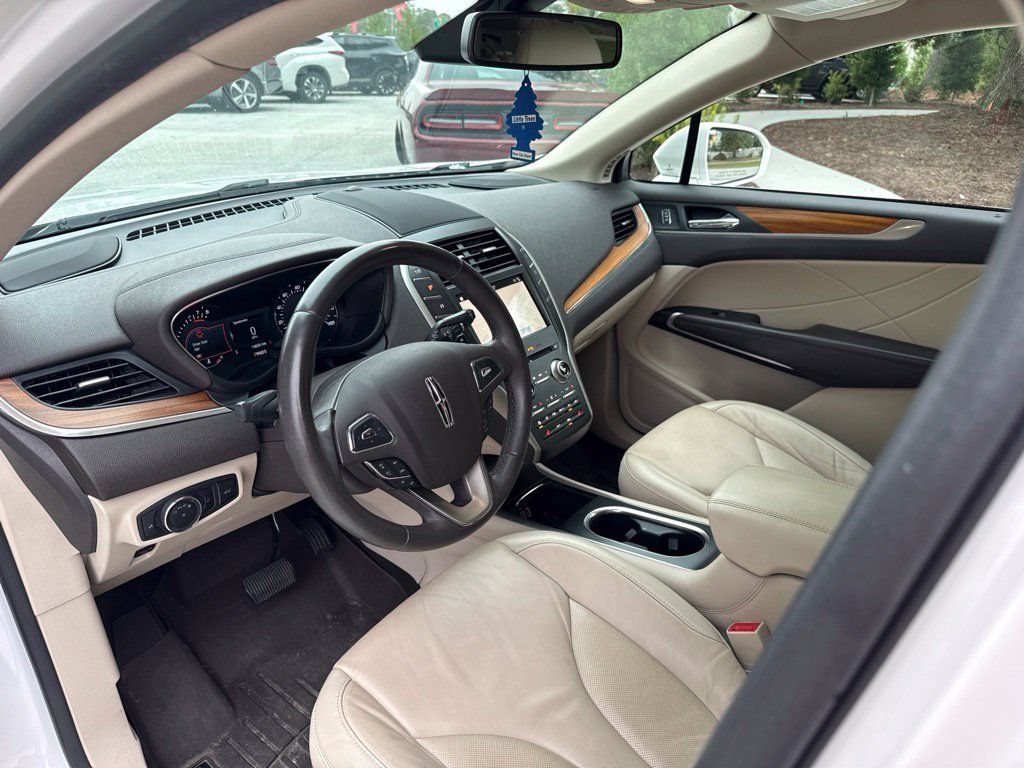 Used 2019 Lincoln MKC Select w/ Select Plus Package FWD image 13