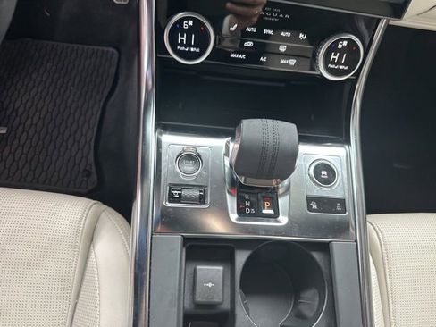 Used 2024 Jaguar XF R-Dynamic SE RWD image 17