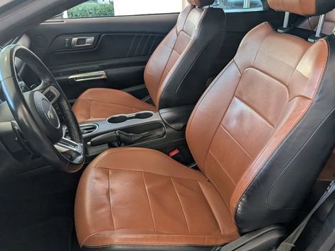 Used 2020 Ford Mustang Premium image 5