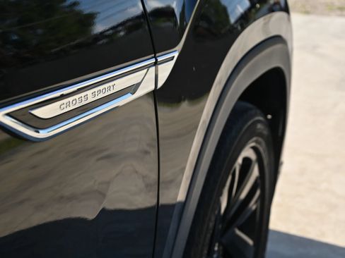 Used 2021 Volkswagen Atlas Cross Sport SE FWD image 8