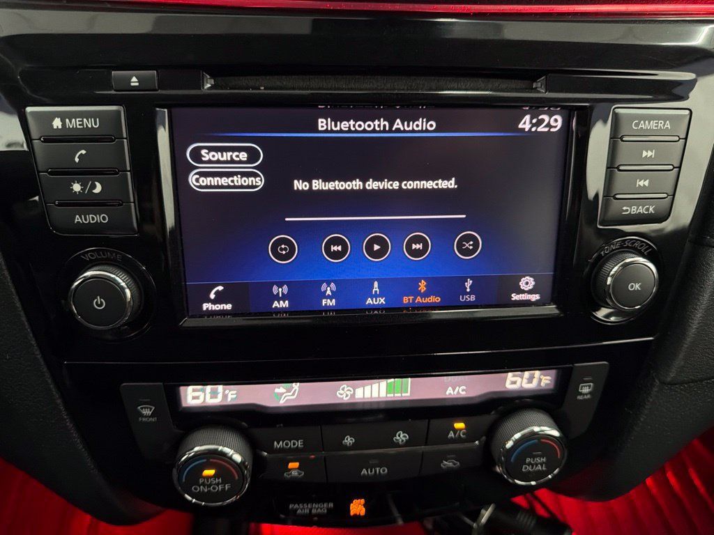 Used 2020 Nissan Rogue SV AWD/4WD image 16