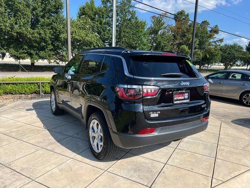 Used 2024 Jeep Compass Latitude AWD/4WD image 13