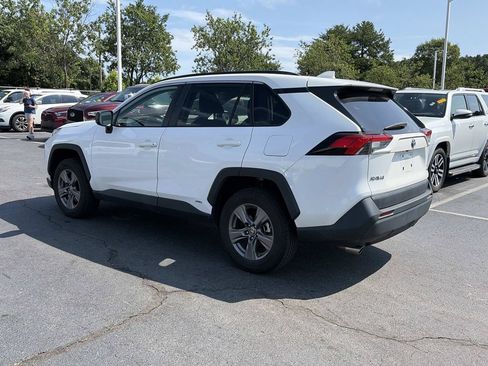 Used 2024 Toyota RAV4 LE AWD/4WD image 5