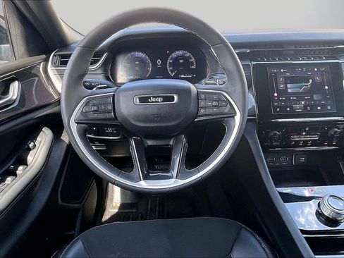 Certified 2023 Jeep Grand Cherokee L Laredo image 12