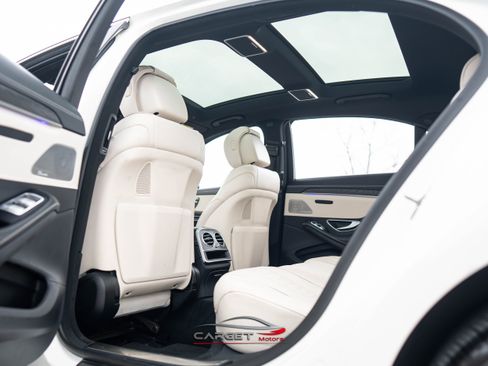 Used 2018 Mercedes-Benz S 560 Sedan image 21