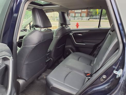 Certified 2022 Toyota RAV4 XLE Premium AWD/4WD image 23