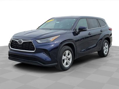 Used 2023 Toyota Highlander LE