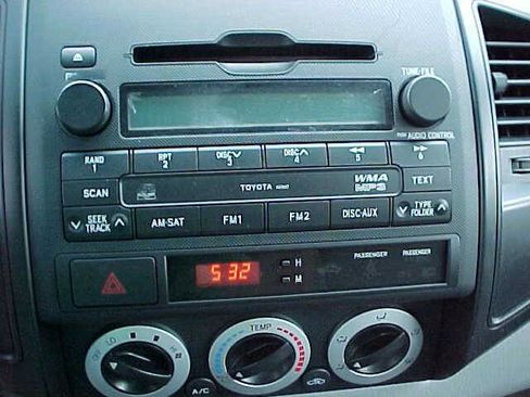 Used 2011 Toyota Tacoma 2WD Regular Cab image 20